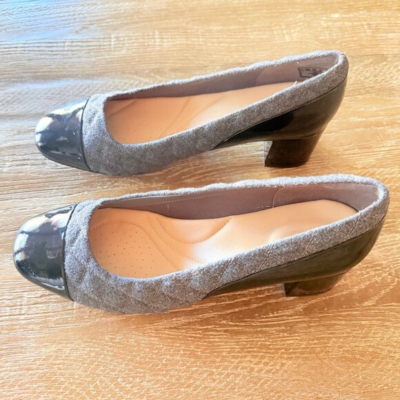 Clarks Closed Toe Pumps - Picture 2 of 5